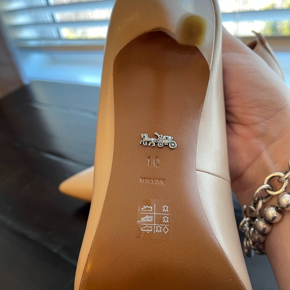 Coach heels size 10 - Picture 2 of 4